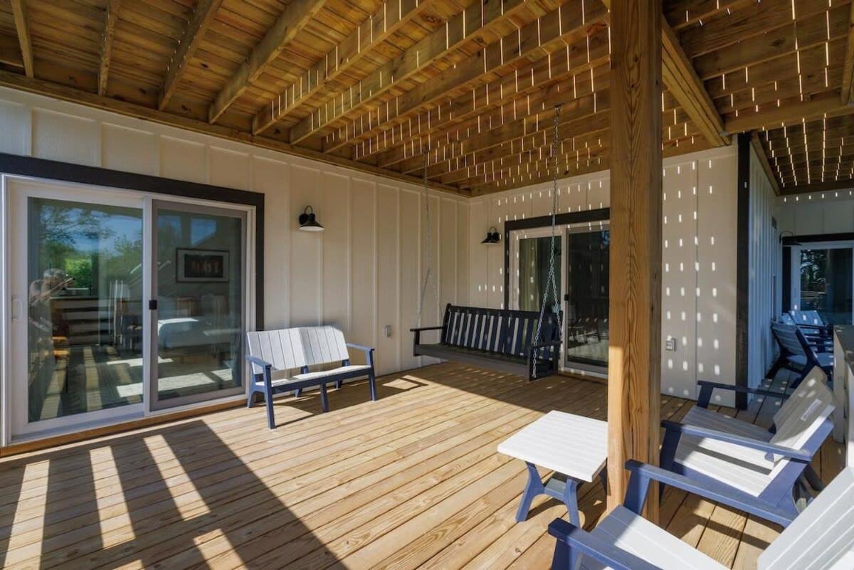 Sojourn Aurora 7 Bedroom Pool & Hot Tub كورولا المظهر الخارجي الصورة