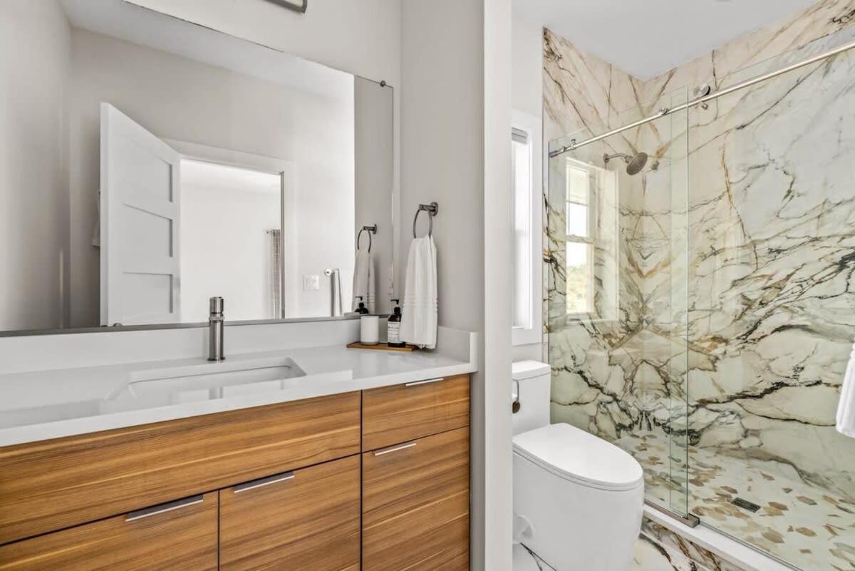Sojourn Aurora 7 Bedroom Pool & Hot Tub كورولا المظهر الخارجي الصورة