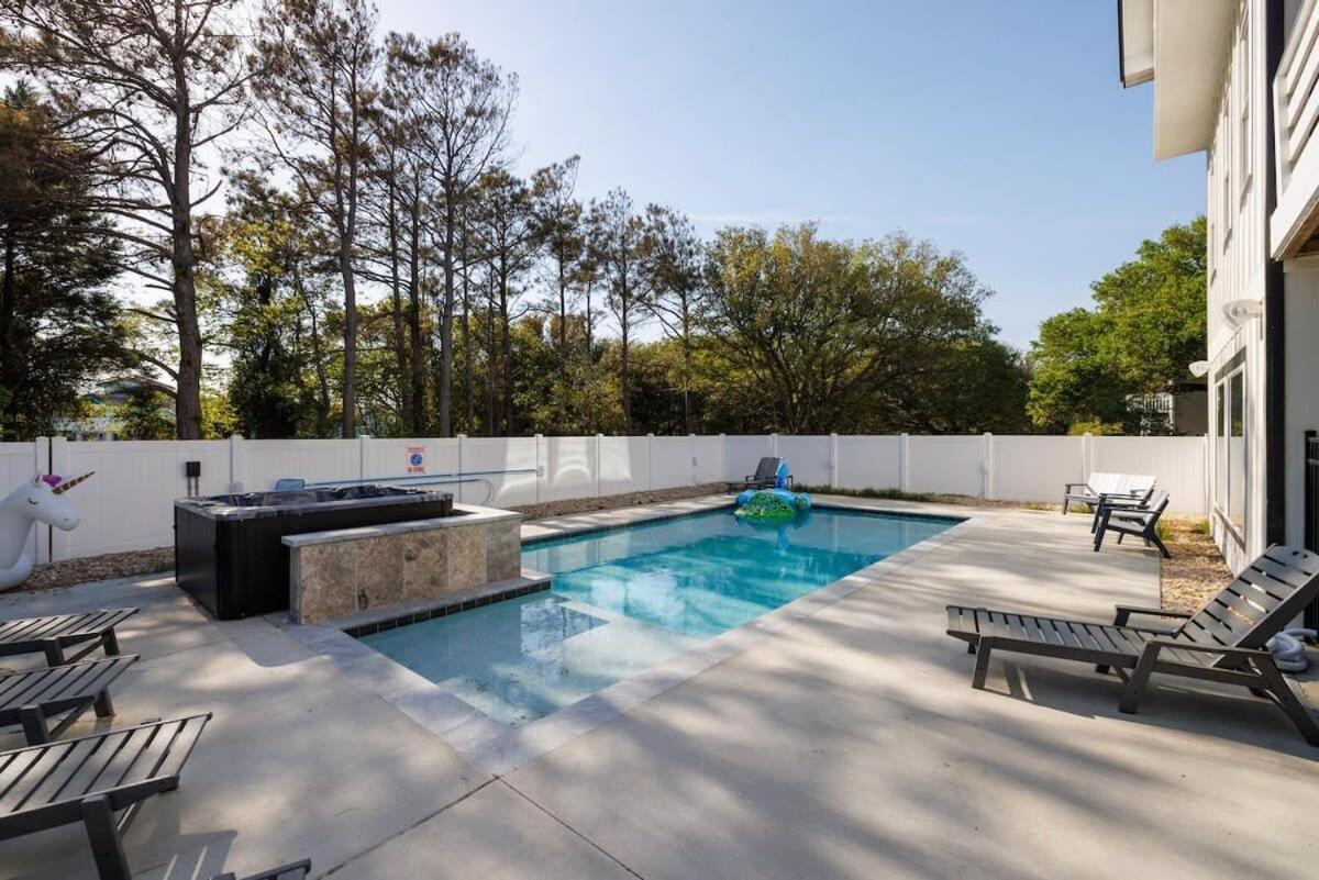 Sojourn Aurora 7 Bedroom Pool & Hot Tub كورولا المظهر الخارجي الصورة