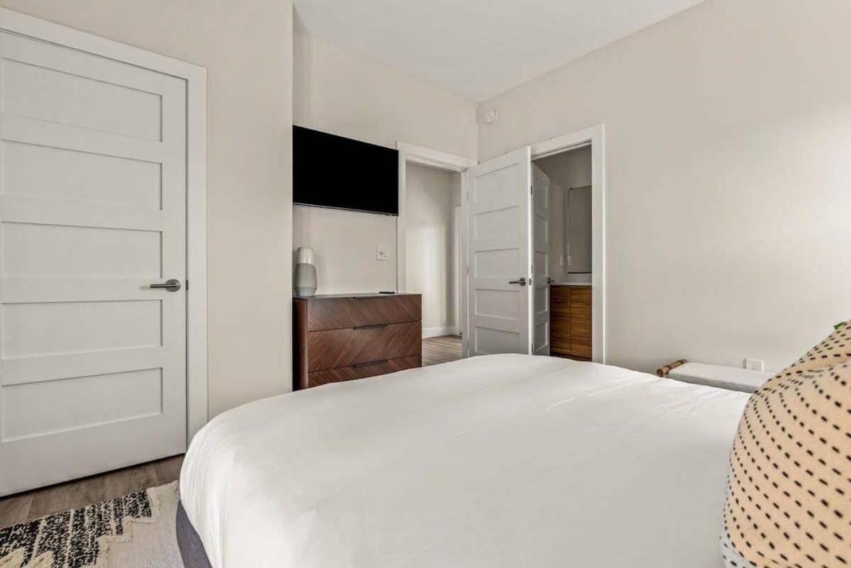 Sojourn Aurora 7 Bedroom Pool & Hot Tub كورولا المظهر الخارجي الصورة