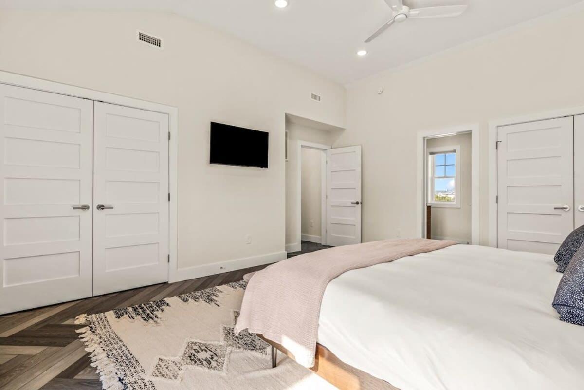 Sojourn Aurora 7 Bedroom Pool & Hot Tub كورولا المظهر الخارجي الصورة